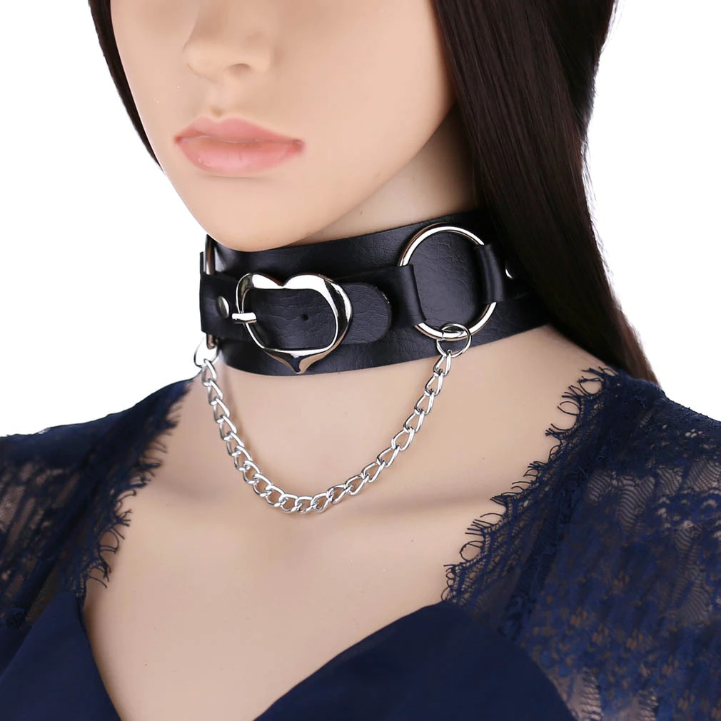 Goth leather heart choker with chain, stylish PU accessory for girls, adjustable punk collar in black.