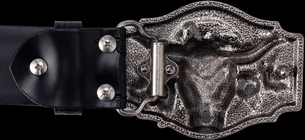 Men's vintage leather belt featuring a cool bull head buckle, perfect for retro style enthusiasts.